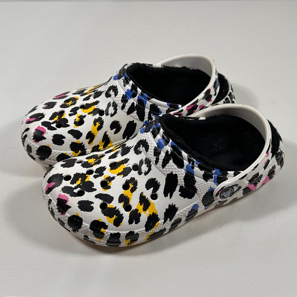 Crocs White Leopard Print Fuzzy Lined Clogs Women… - image 3